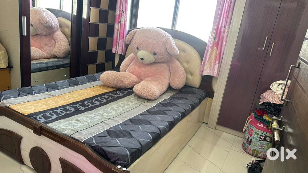 5x7 feet queen size bed