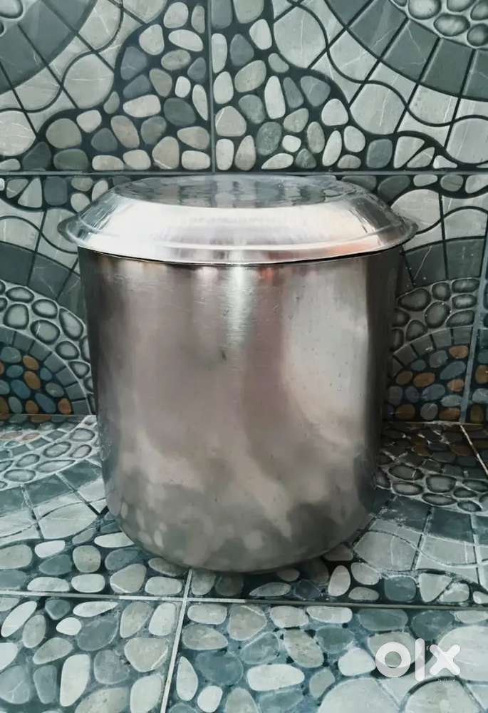 Stainless steel vessels