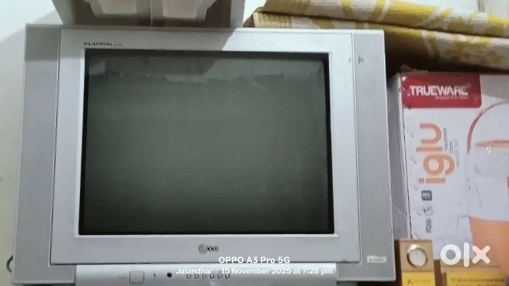 Ye tv chlti hai mujhe iski jrurat nhi hai