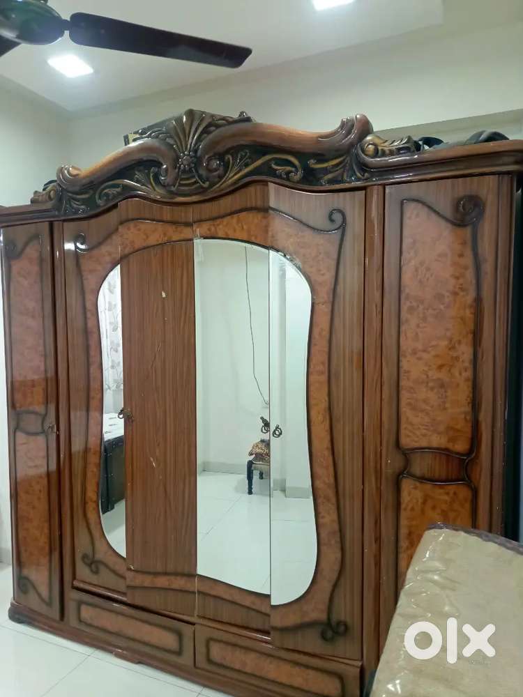 Wardrobe full size