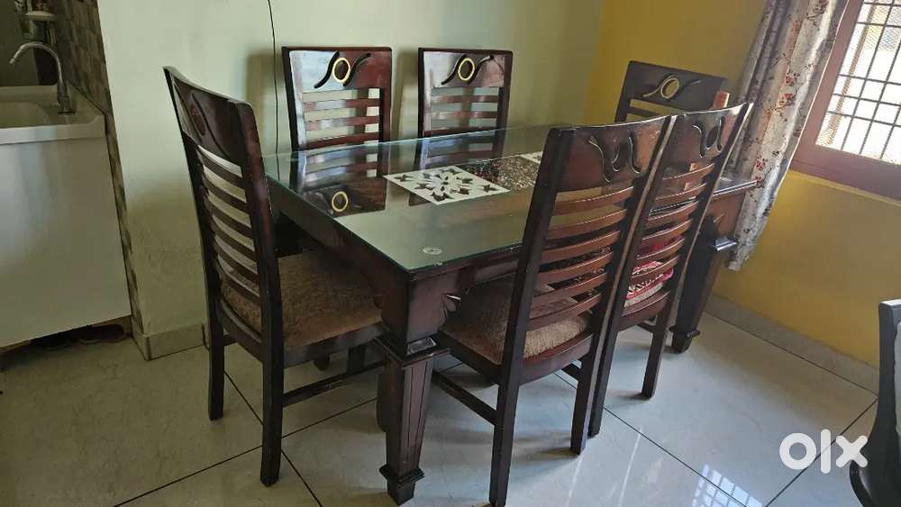 6 seater dining in new condition
