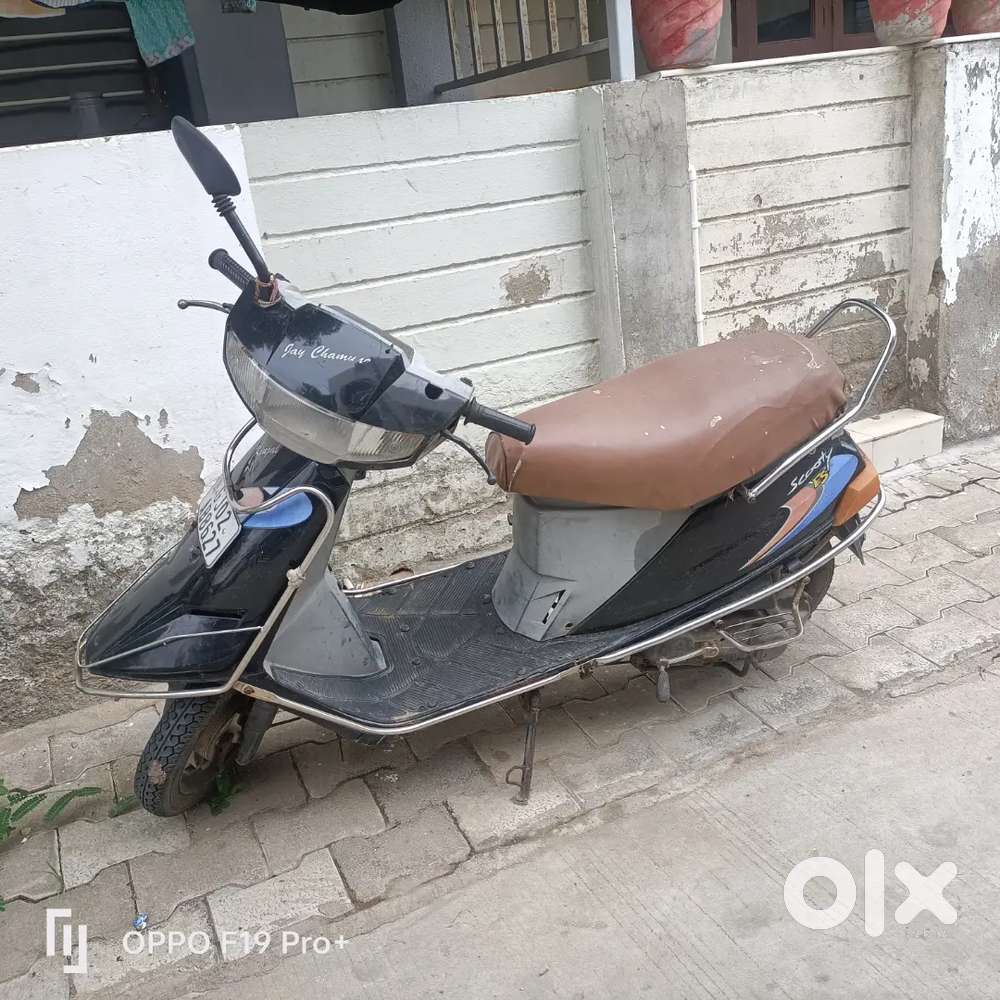 Scooty es good kandisn self start