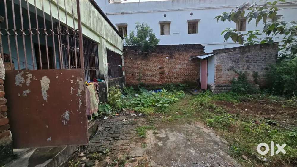 Plot for Sale in Daspalla near Highway.