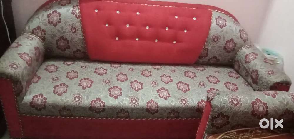 Sofa set 5 seater set good condition sofa set with Centre table