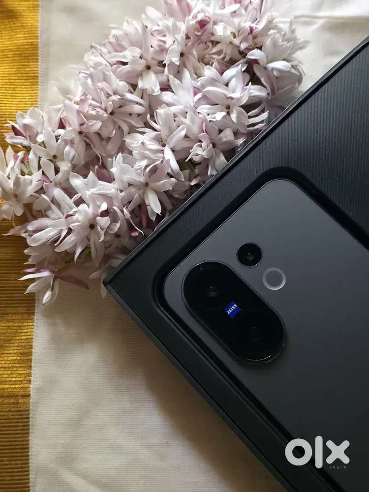 Vivo X200FE 5G (12GB/256GB) - Under Warranty.