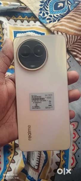 Realme 11 8 ram 256 storage 67 w charger  108 mega pixel camera