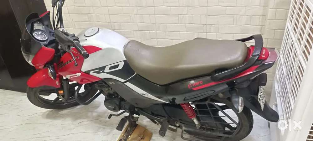 One' hand use gadi kadak condition men hai