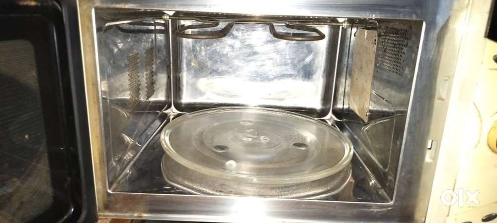 Microwave oven ( Kenwood ) made UK