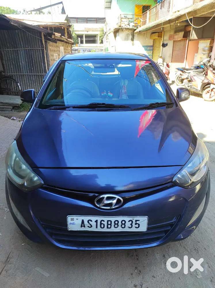 HYUNDAI i20 SPORTZ 1.2 (2013) PETROL EXCELLENT CONDITION BUY N DRIVE.