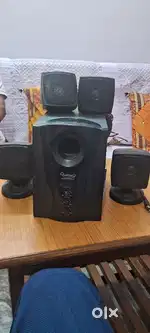 Multimedia speakers