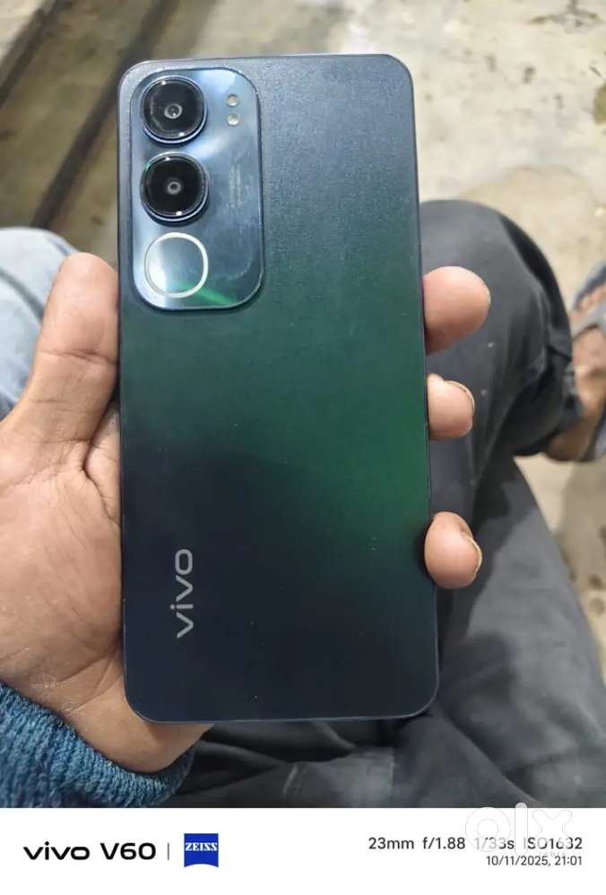 Main Vivo y29 bech raha hun ₹12000 se lekar aakhiri 11500