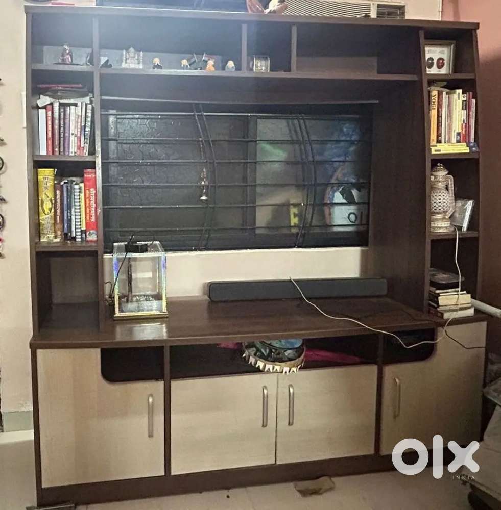 TV Unit with Racks