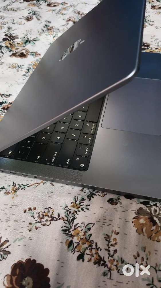 MacBook M1 pro 2021 16 inch ( urgent sale)