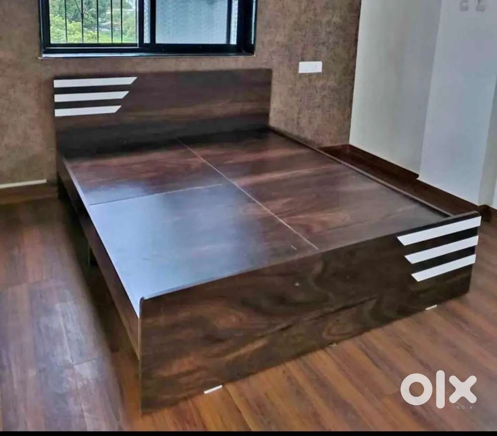Nonstorage Queen size 5x6 feet Bed