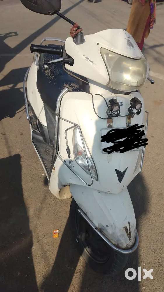 November 2017 model hai jisko leni hai urgent sell kr rha hu