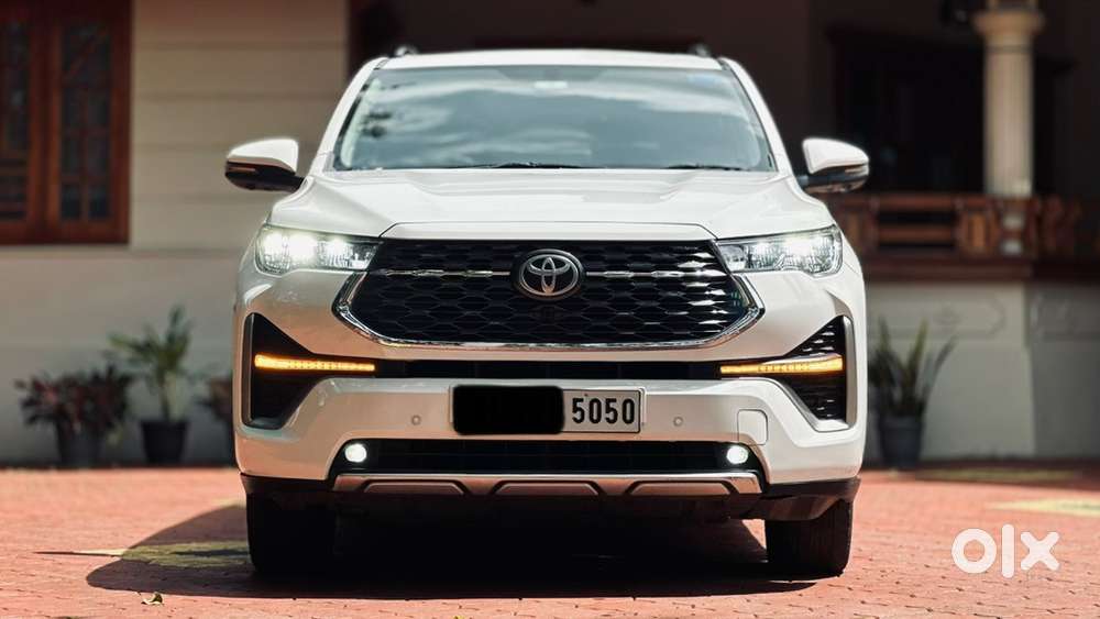 Toyota Innova Hycross 2023 hybrid