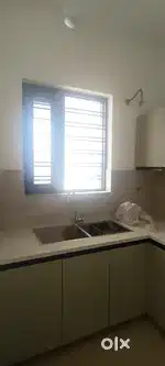 1 room set available for rent