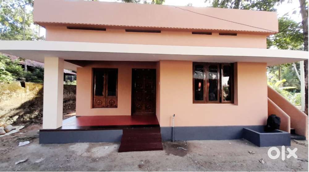 കരുനാഗപ്പളിയ്ക്ക്  കിഴക്ക്, കാലിതീറ്റ ഫാക്ടറിയ്ക്ക് അടുത്ത്  13 സെൻ്റ്