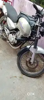 Bajaj pulsar 150 (old round doom)