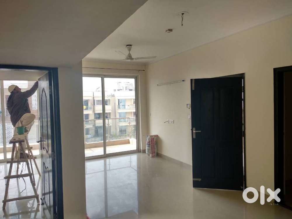 3 BHK @ 36000 IN GATED SOCIETY GOLF COURSE EXTN ROAD