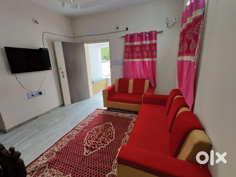 Lowest budget pg for boys Near VIP road Karelibagh Vadodara