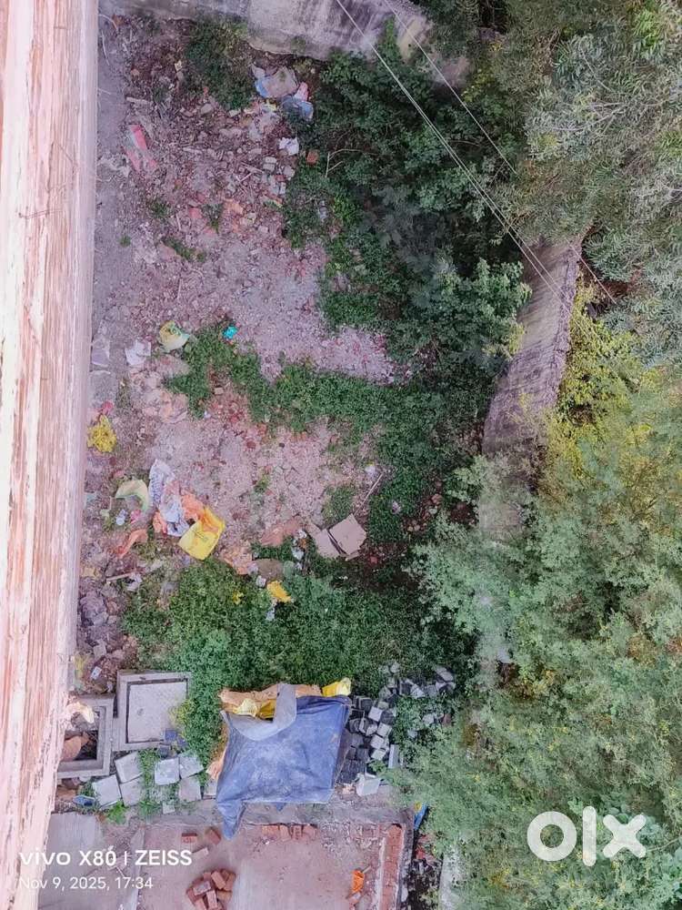 636sqft Corner Gomukhi plot