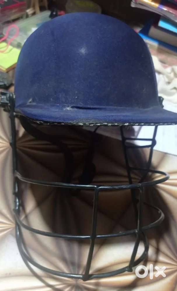 Cricket helmet 6 mahine purana hai aur ye mere ab koi kaam ka nhi hai