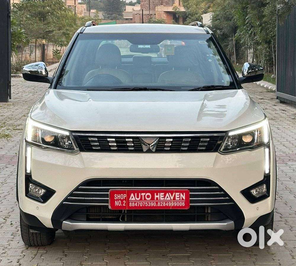 Mahindra XUV300 1.2 W8 (O) AMT Petrol, 2022, Petrol
