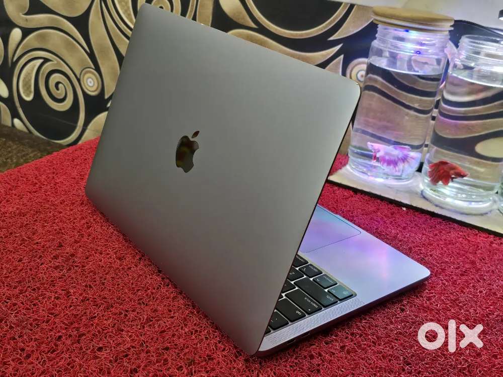 M1 Apple Macbook Pro 16gb Ram 256gb SSD Touchbar Touch ID  100% Health