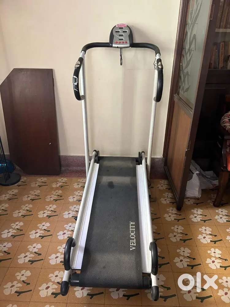 Manual treadmill