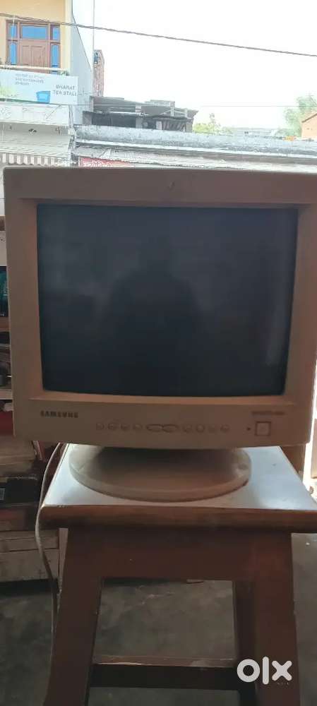 CRT MONITOR