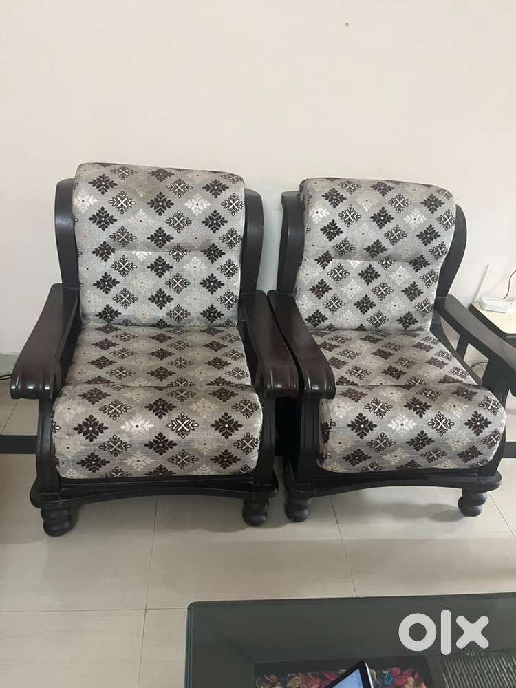 Sofa set and centre table with thick glass top