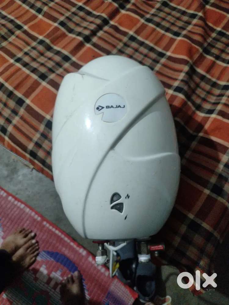 I am selling 3 Bajaj instant geyser