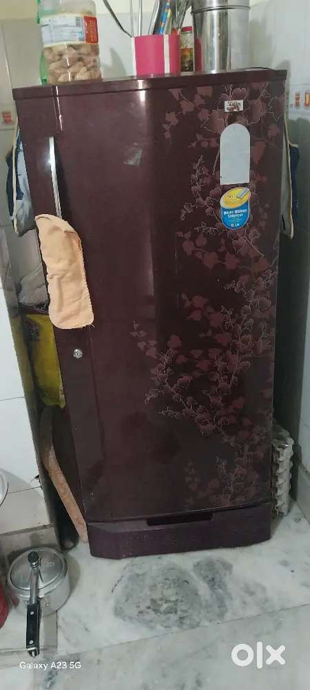 Refrigerator LG 215 SINGLE DOOR