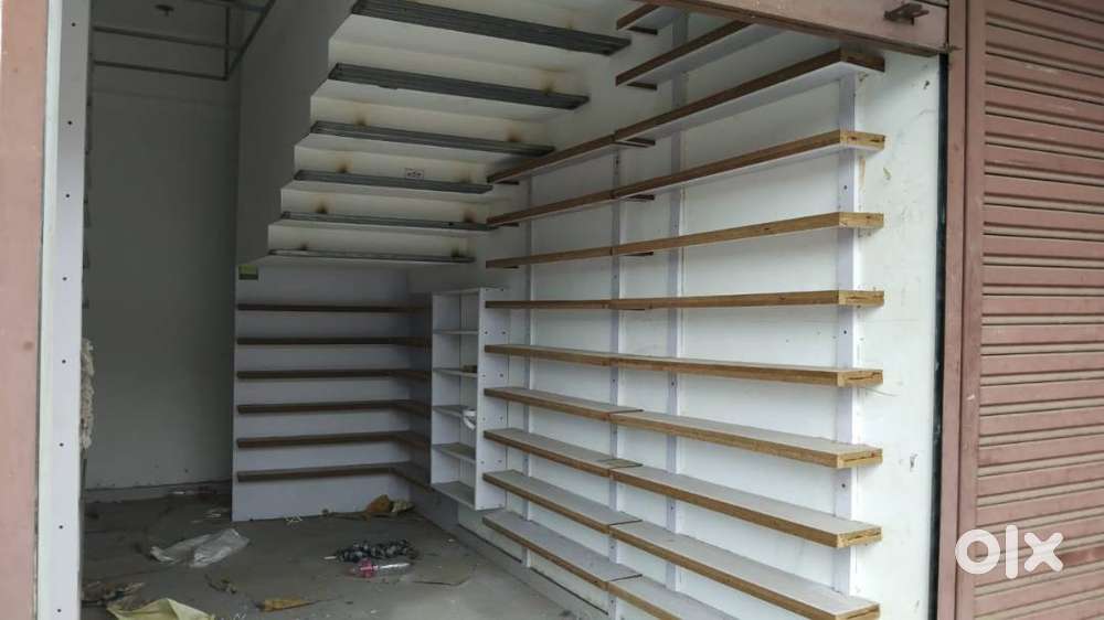 AMBALATHARA .300 SQ FT FOR OFFICE / WARE HOUSE / SHOPS . COMMERCIAL .