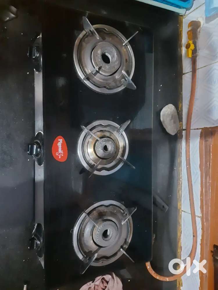 3 burner PNG Tuned  Gas stove