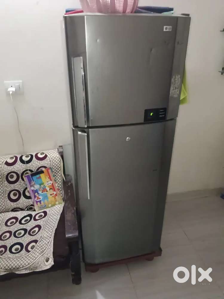 LG 320L fridge