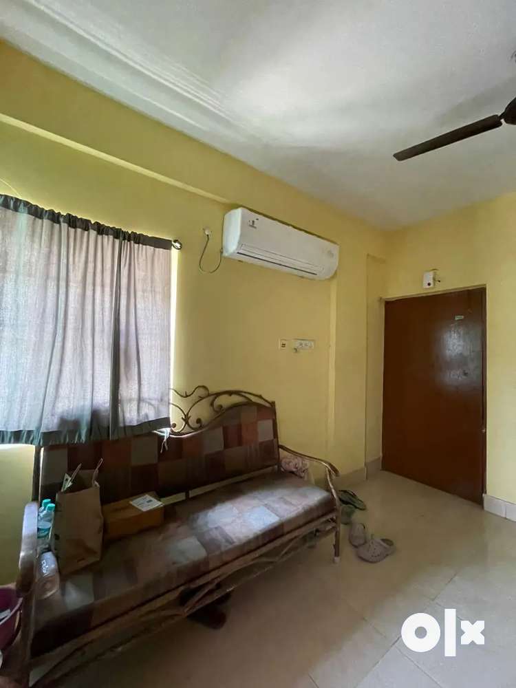 3bhk Semi-furnished flat for sale ( AC - Included )