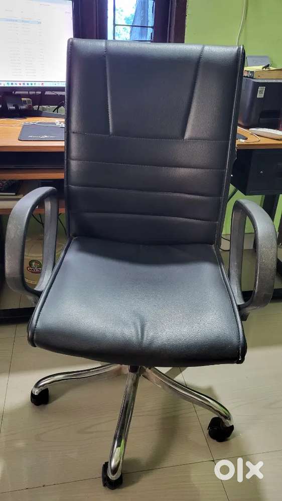 Rotating & Movable High back office chair