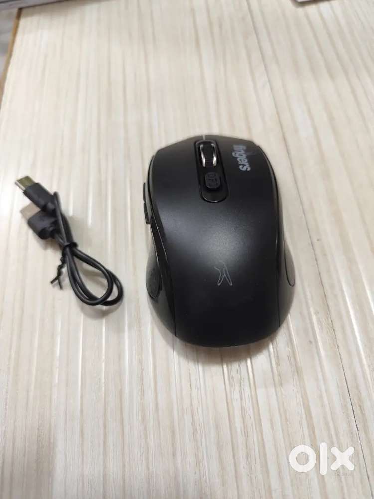 Brand new wireless 6 button mouse with inbuilt battery .DPI button