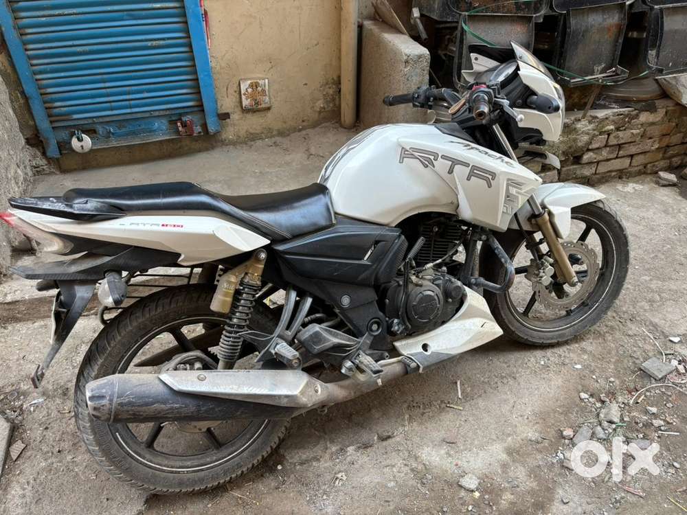 TVS APACHE 180 white color