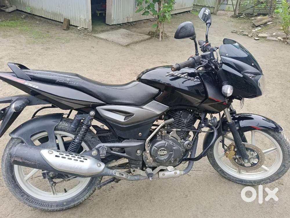 Bajaj pulsar 150 vs4