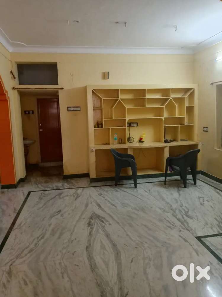 Need Female Job Holders for room sharing
