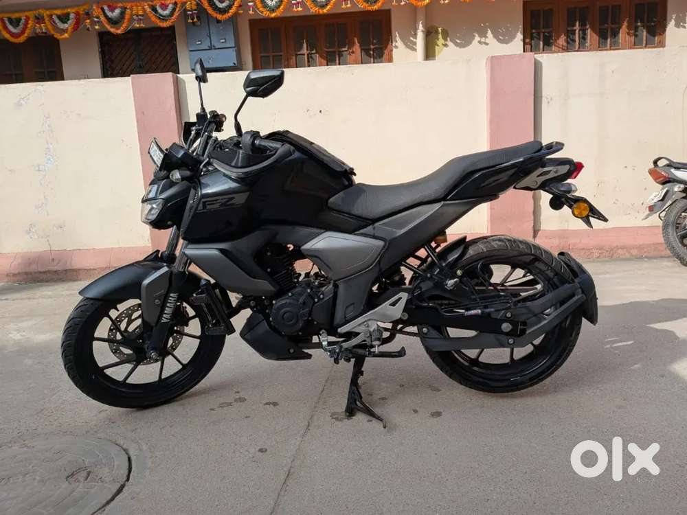 Tirupathi moters FZ V3 yamaha