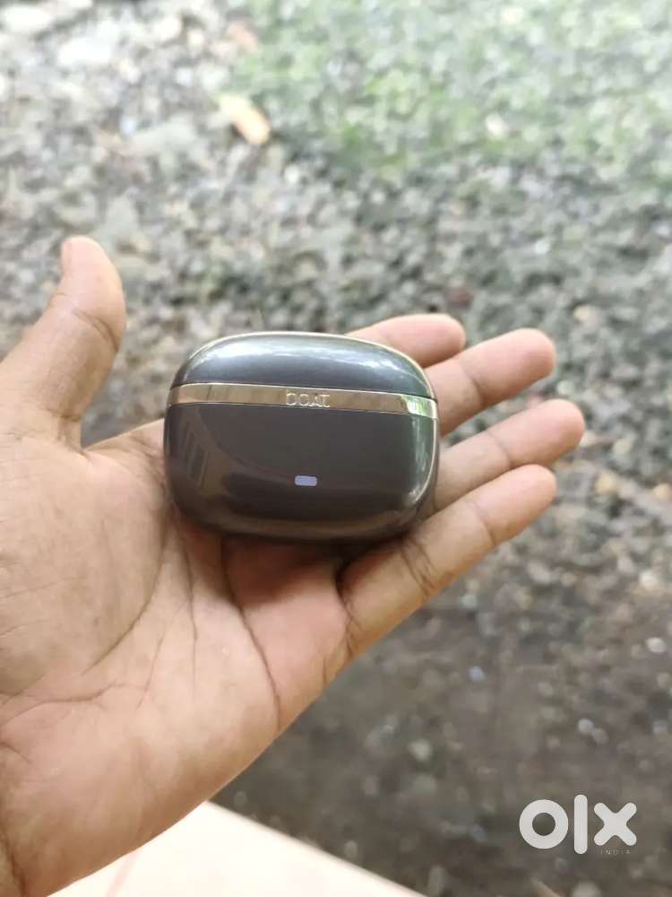 Boat airpodes ( brand new 2 day used with box)