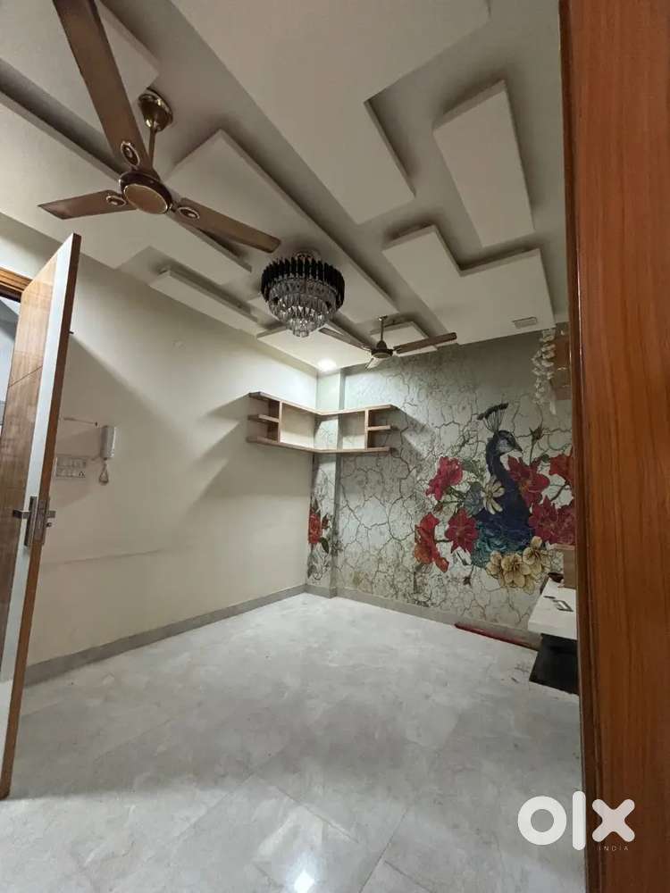 3bhk semi furnished builder floor