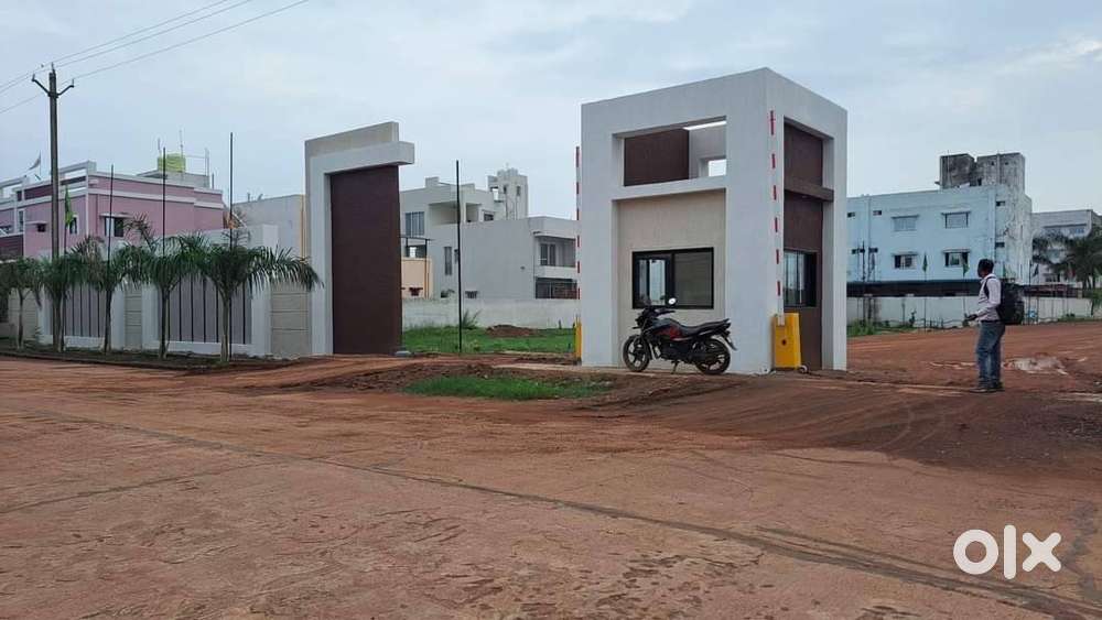 PLOT SALE GATED SOCIETY