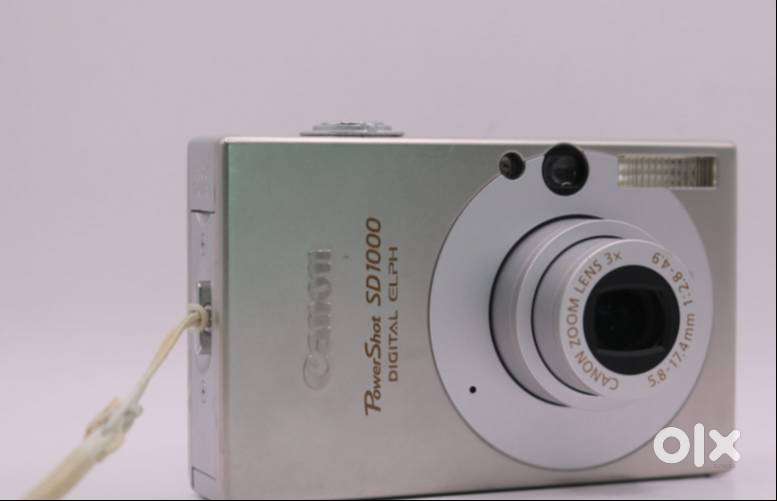 Canon PowerShot Digital ELPH SD1000 7.1MP Digital Camera - Silver
