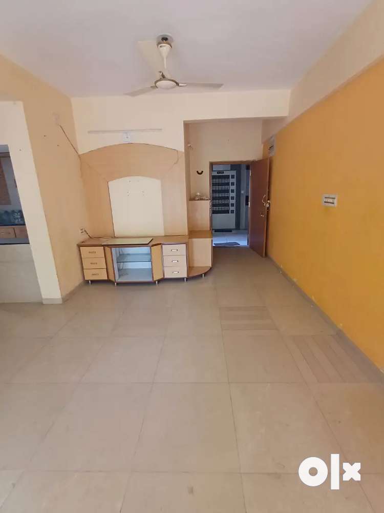 3 BHK Semi Furnished Flat Available For Rent in New CG Road