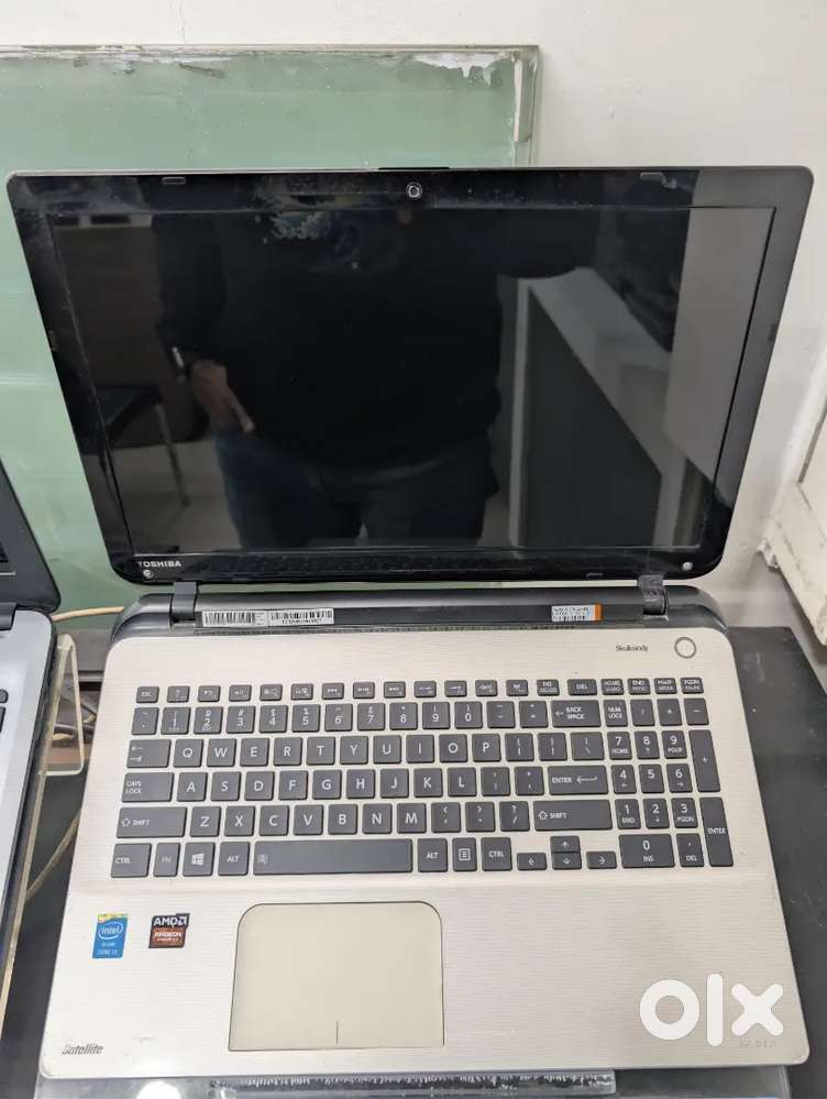 Intel Core i3 4th Generation/8/256/15.6 HD/With Graphics Card.